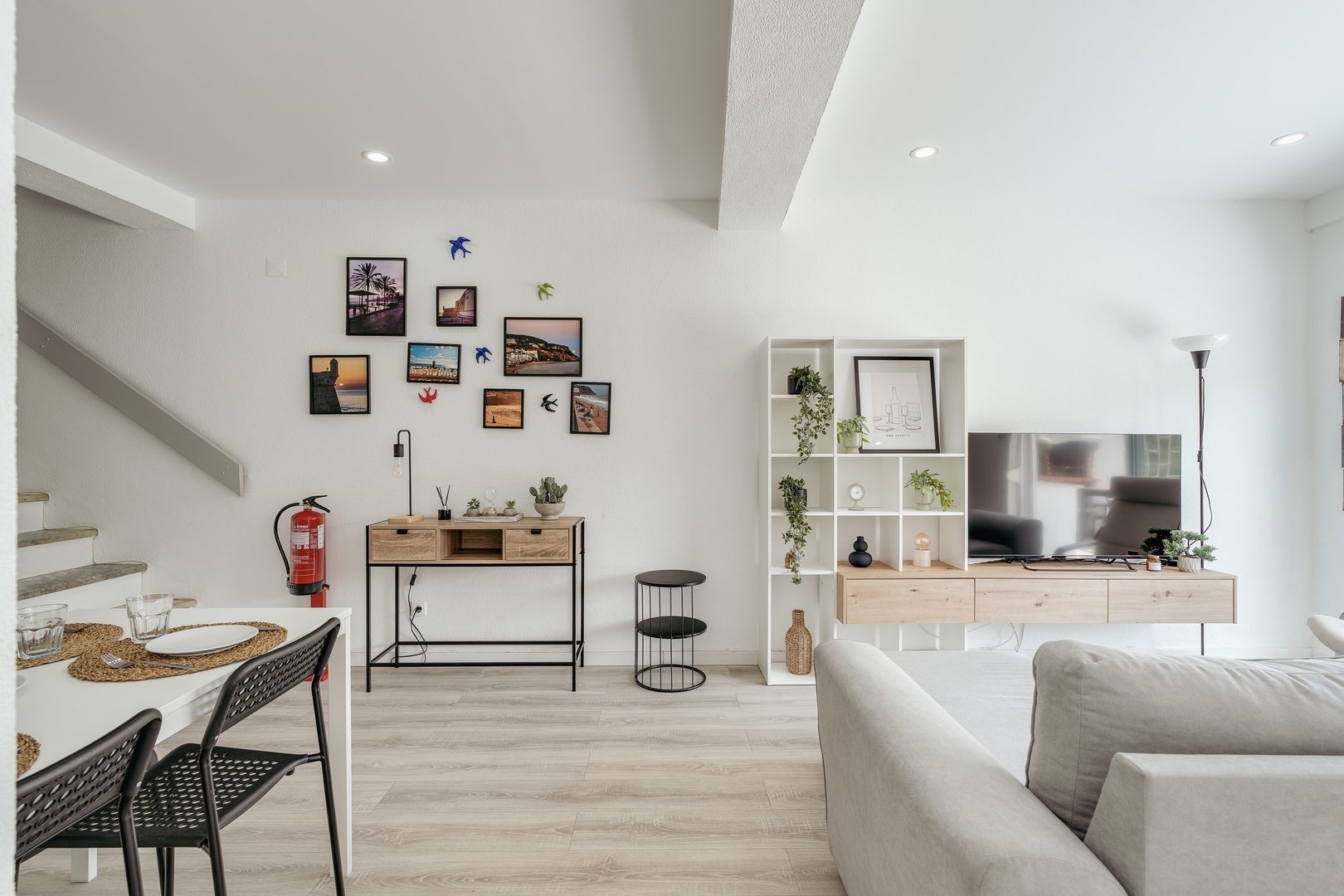 Sunny Flat w/ Jacuzzi & Balconies by Host Wise 15 Host Wise Booking