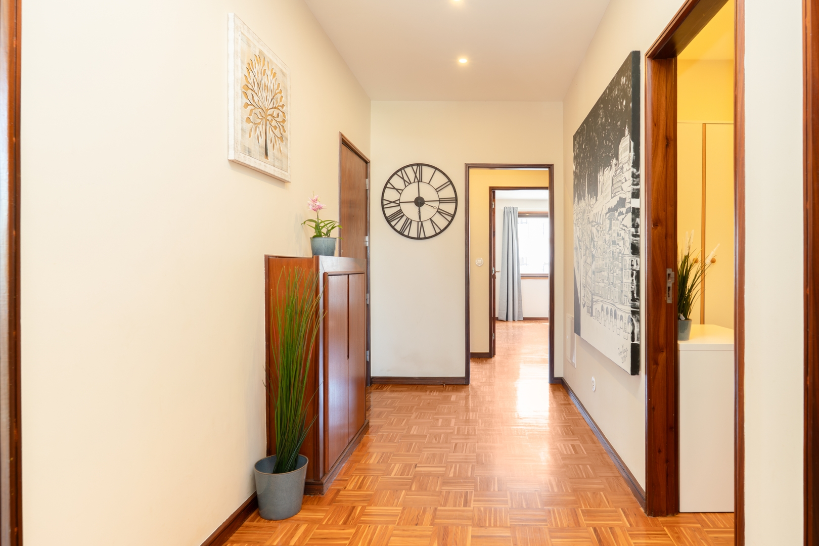 Bright & Spacious Flat by Host Wise 36 Host Wise Booking