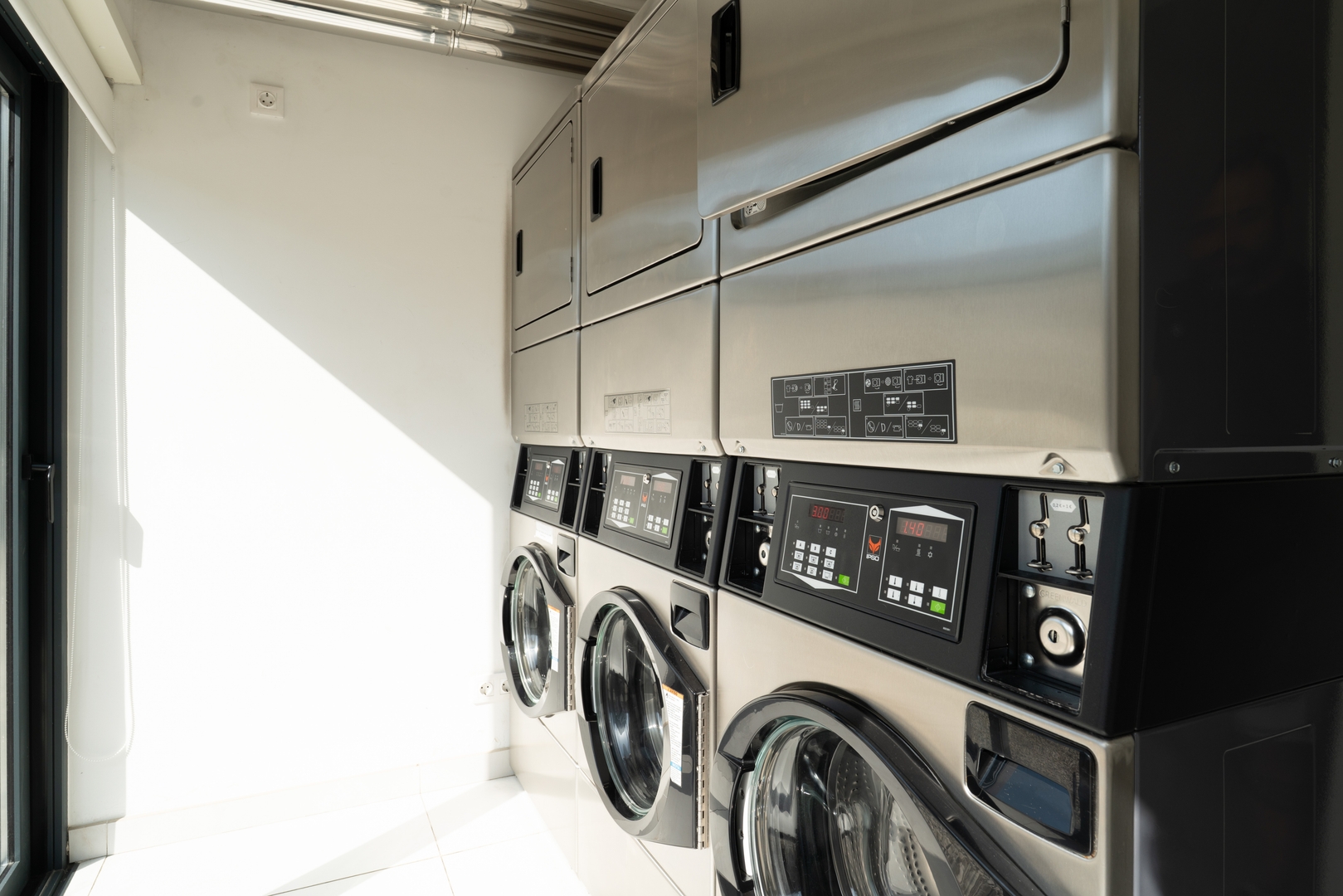 Studio w/ Balcony, Pool & Gym in Antas by HostWise 36 Host Wise Booking