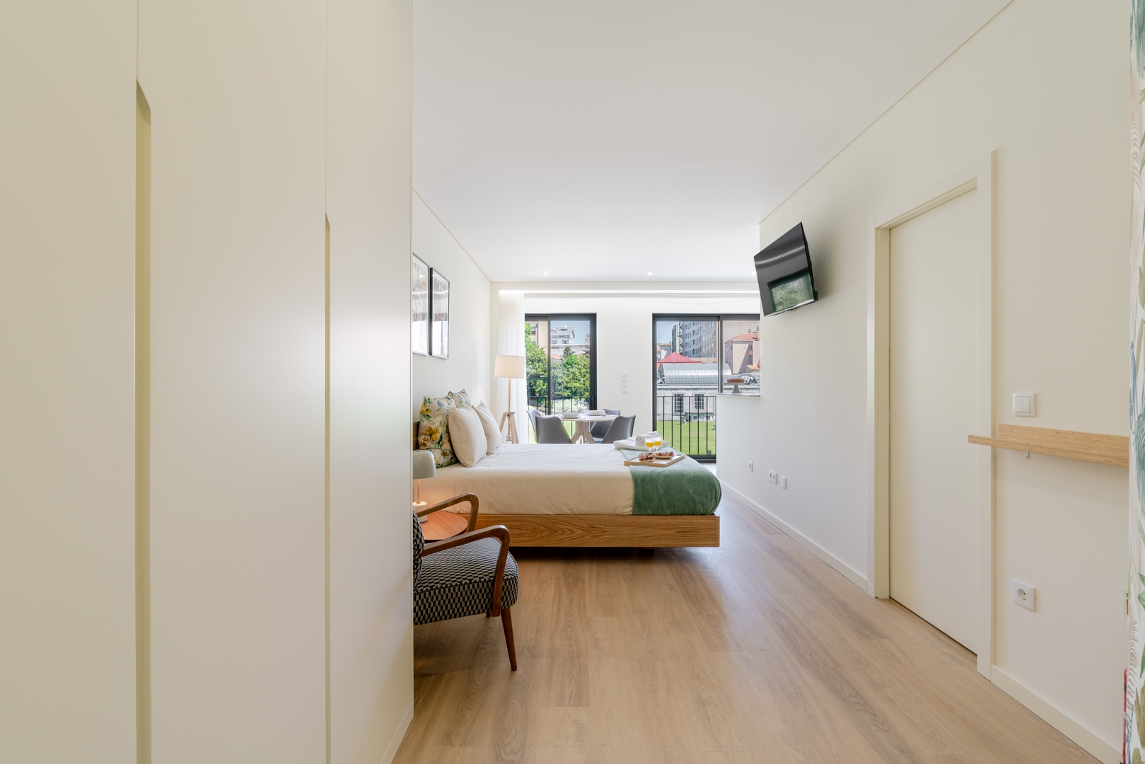 Stylish Balcony Apt & 2 Cozy Studios by HostWise 26 Host Wise Booking