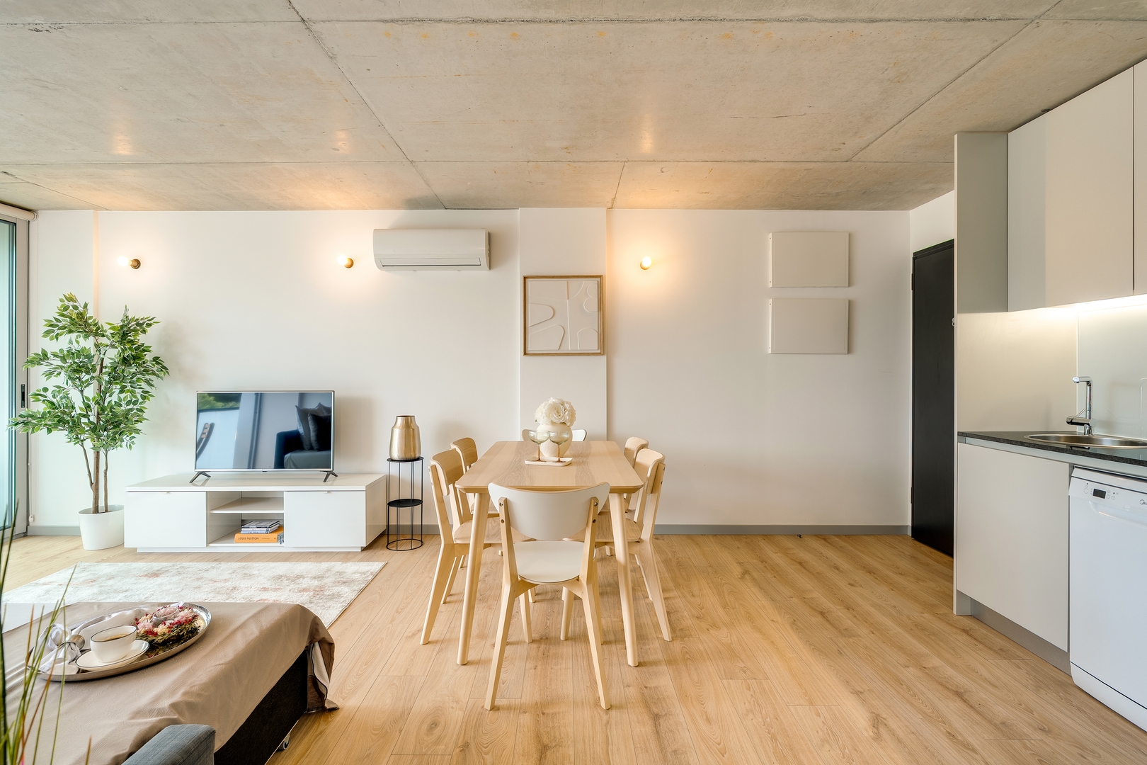 Premium Flat w/ Balcony, Pool & Garage by HostWise 36 Host Wise Booking