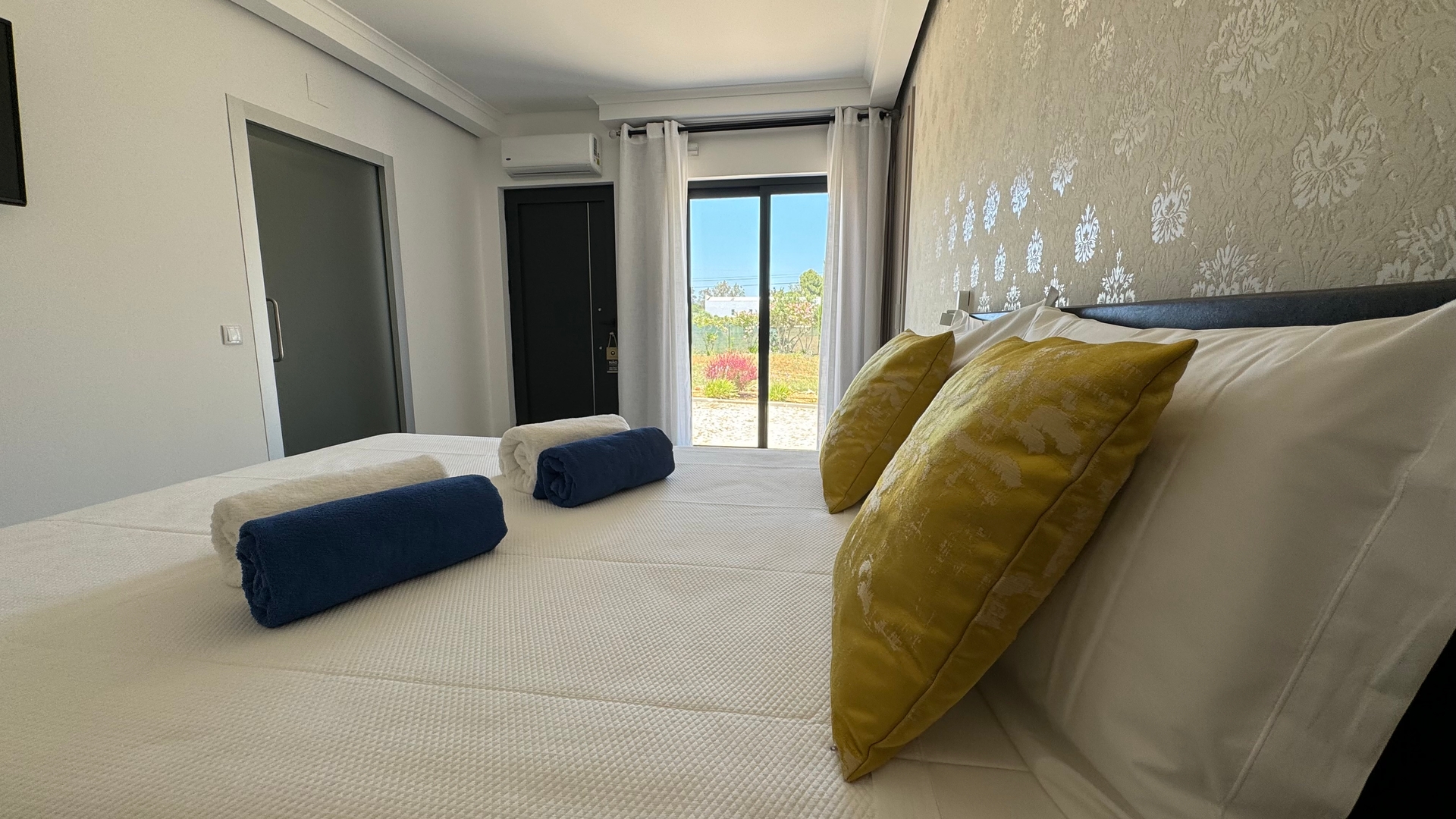 HostWise - Spacious Villa with Pool 13 Host Wise Booking