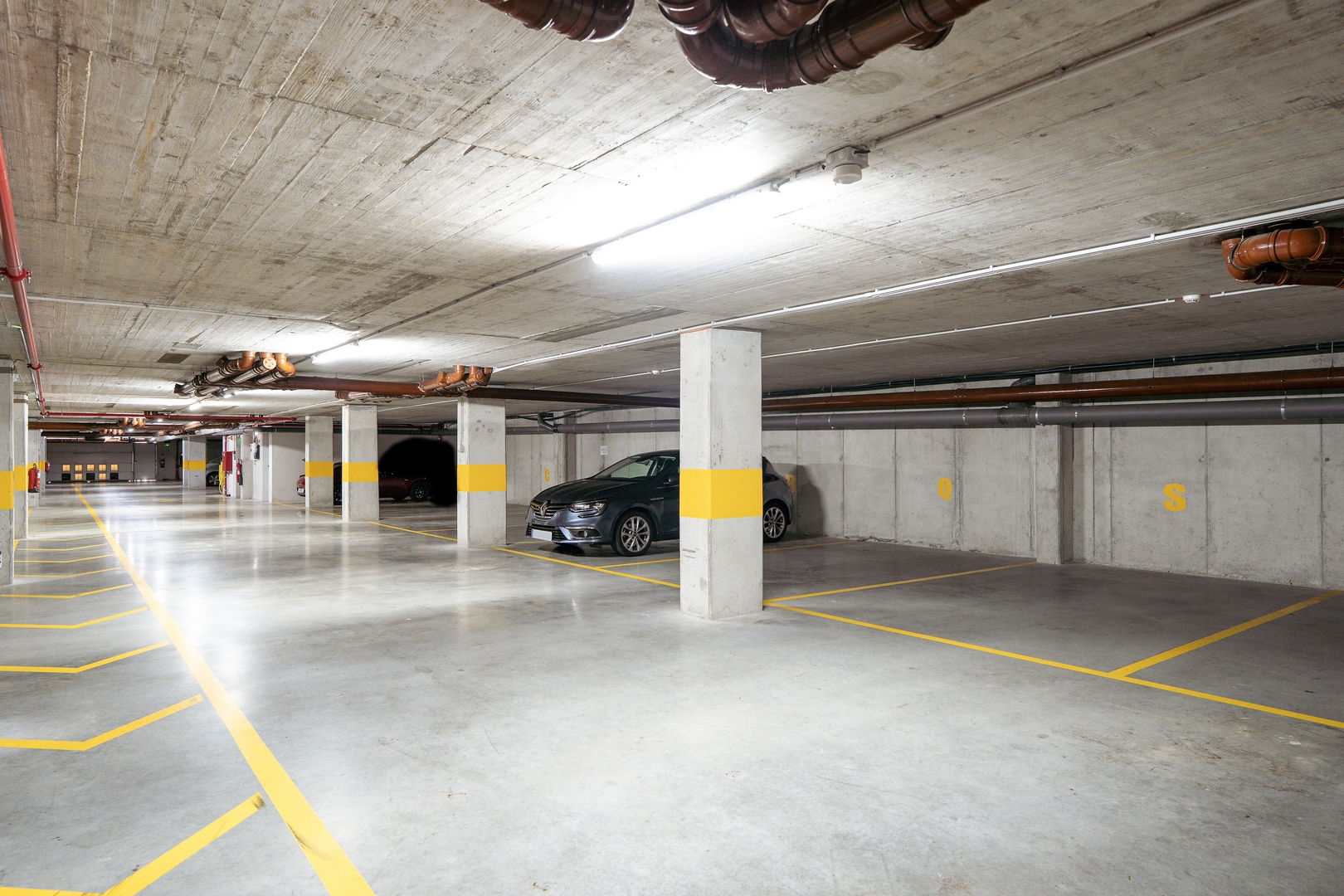 Premium Flat w/ Balcony, Pool & Garage by HostWise 45 Host Wise Booking