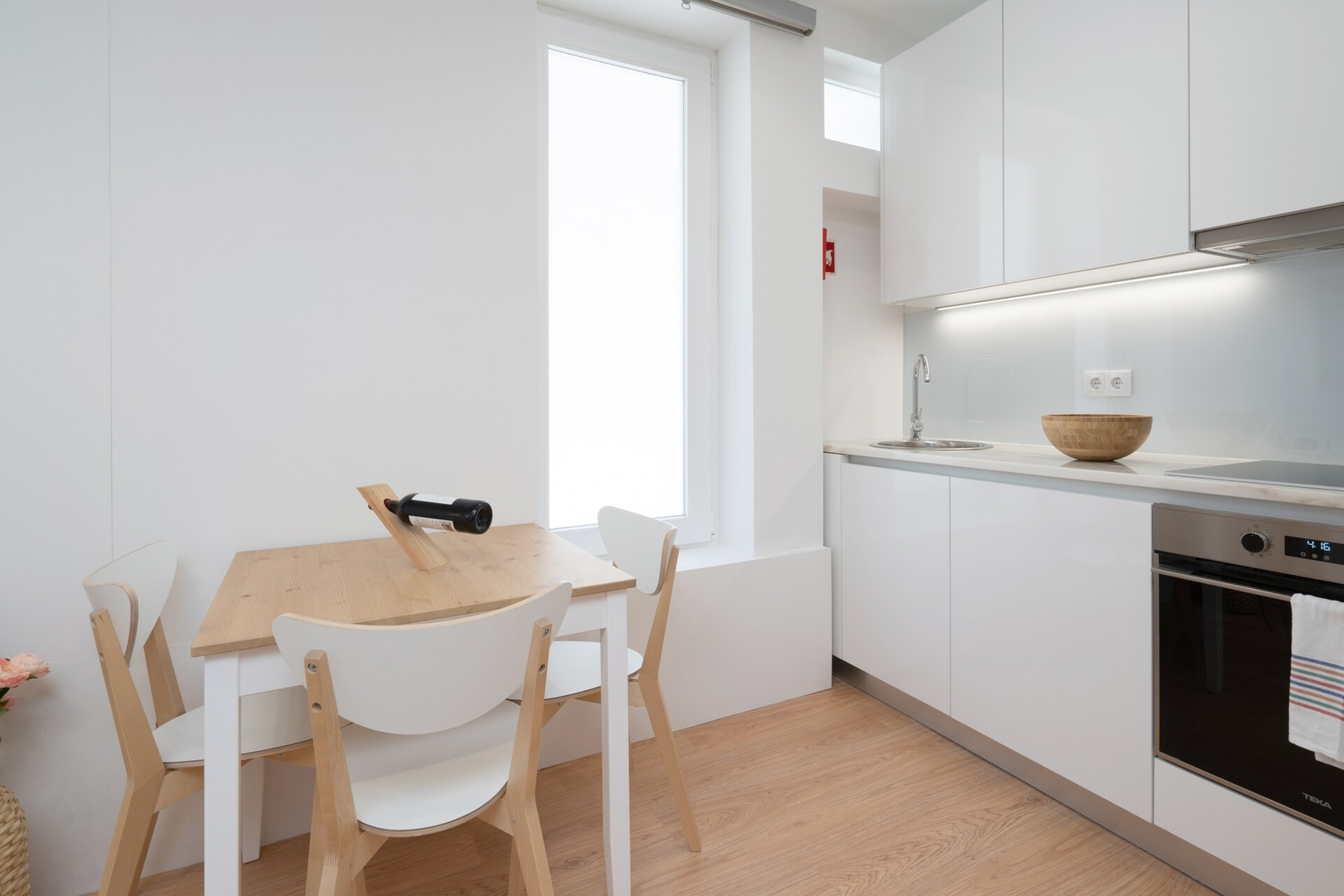 Host Wise - Cozy Bright Studio | Gaia 14 Host Wise Booking