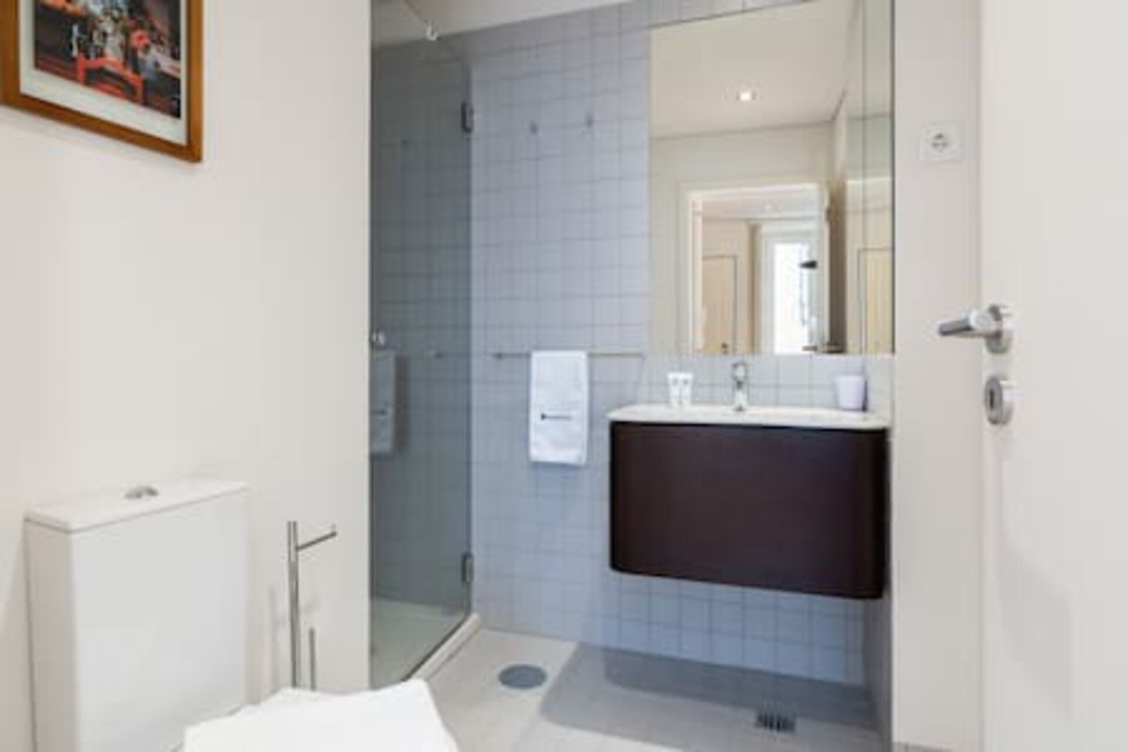 4 Trendy Studios w/ Balcony | Clérigos by HostWise 28 Host Wise Booking