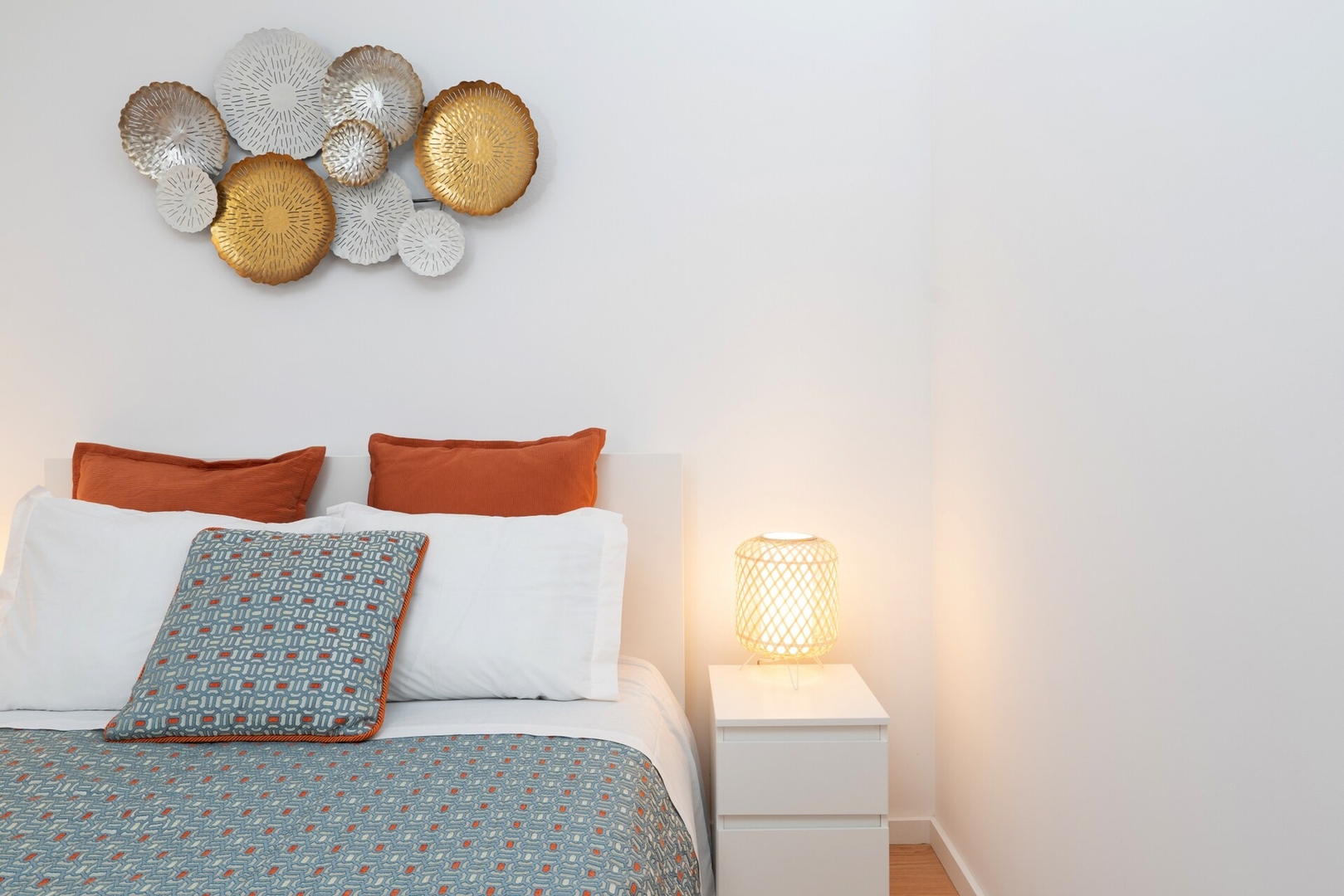 Host Wise - Cozy Bright Studio | Gaia 6 Host Wise Booking