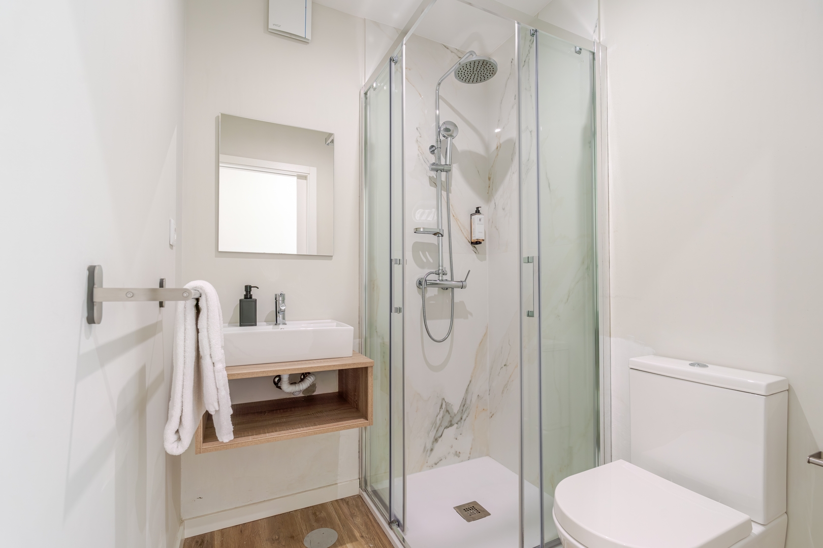HostWise – Douro View Villa w/ 10 Suites & Pool 34 Host Wise Booking