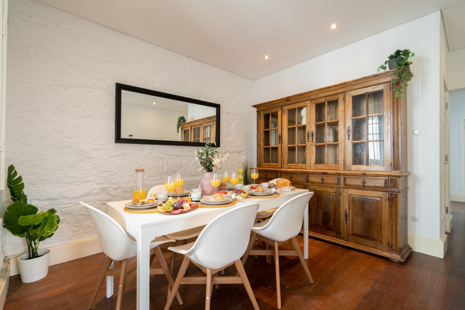 Host Wise - 2 Rustic Colorful Flats | Terrace 37 Host Wise Booking
