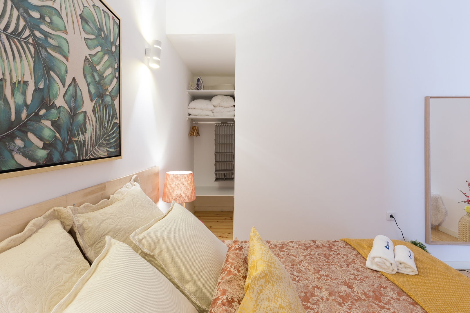 Lovely Flat w/ Jacuzzi & Terrace by HostWise 12 Host Wise Booking