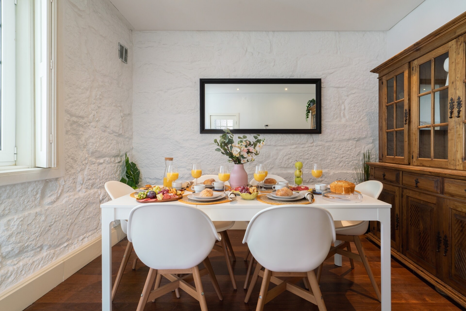 Host Wise - 2 Rustic Colorful Flats | Terrace 38 Host Wise Booking
