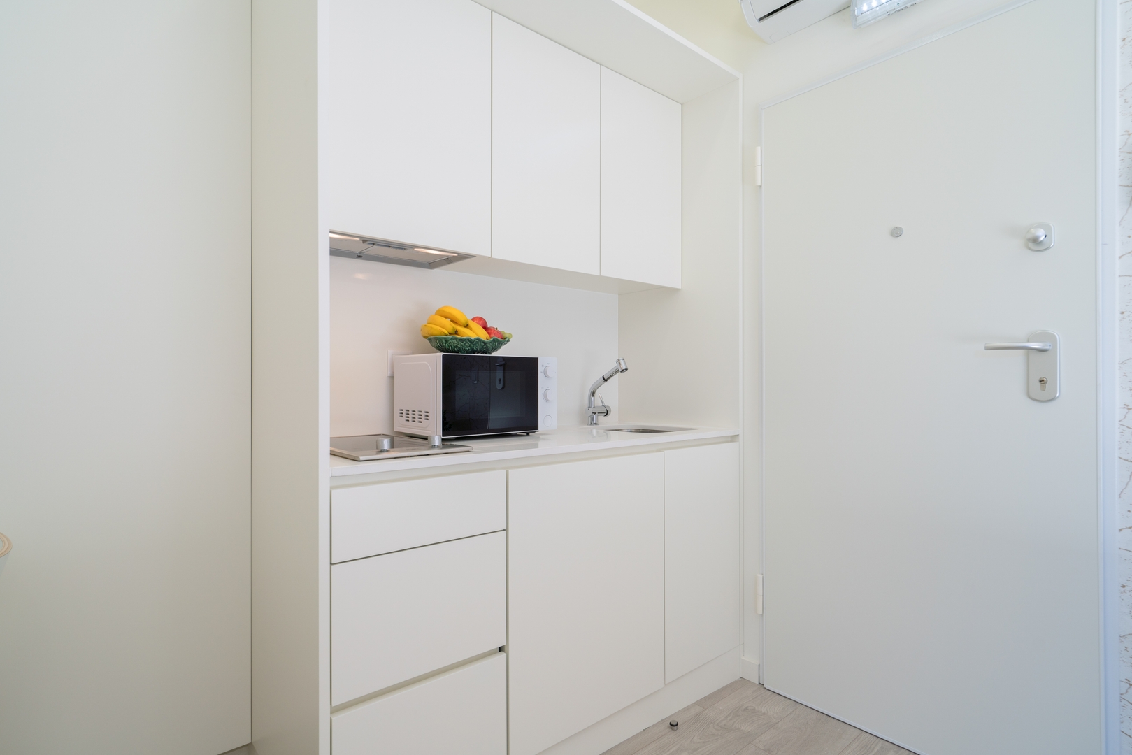 HostWise - Studios with Patio & Kitchenette 35 Host Wise Booking