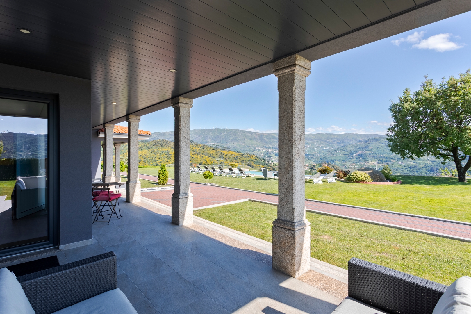 HostWise – Douro View Villa w/ 10 Suites & Pool 18 Host Wise Booking