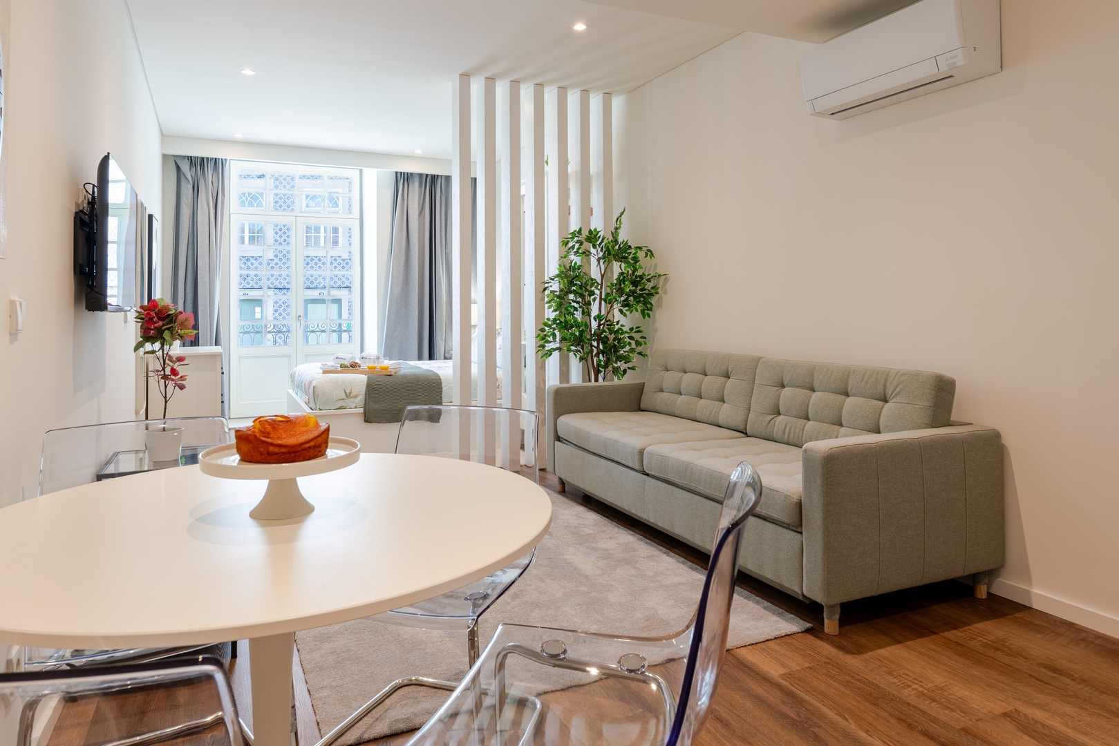 Marquesa Palace | Balcony by HostWise 1 Host Wise Booking