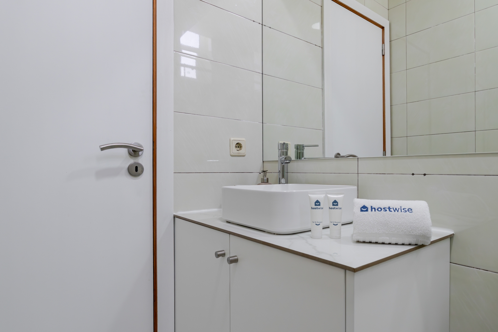 Colourful 2-Home w/ Terrace in Boavista by HostWise 46 Host Wise Booking