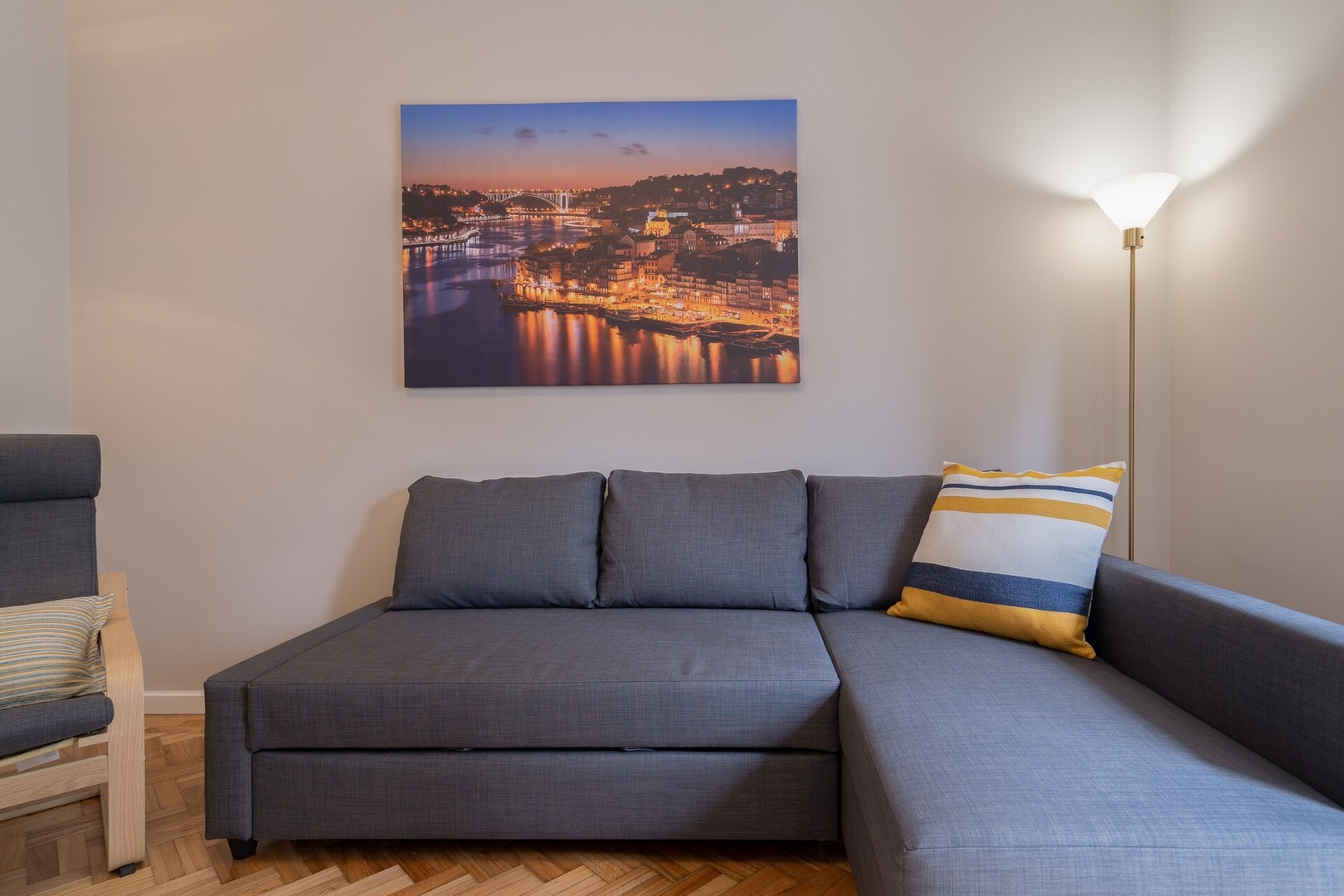 HostWise - Deluxe Bright Flat w/ Netflix 44 Host Wise Booking