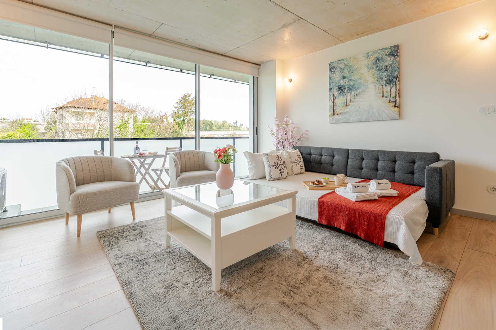 HostWise - Modern Flat w/ Balcony, Garage & Pool 21 Host Wise Booking