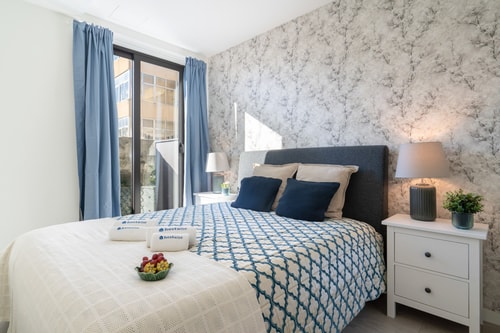 HostWise - Charming Bright Flat w/ Balcony Host Wise Booking