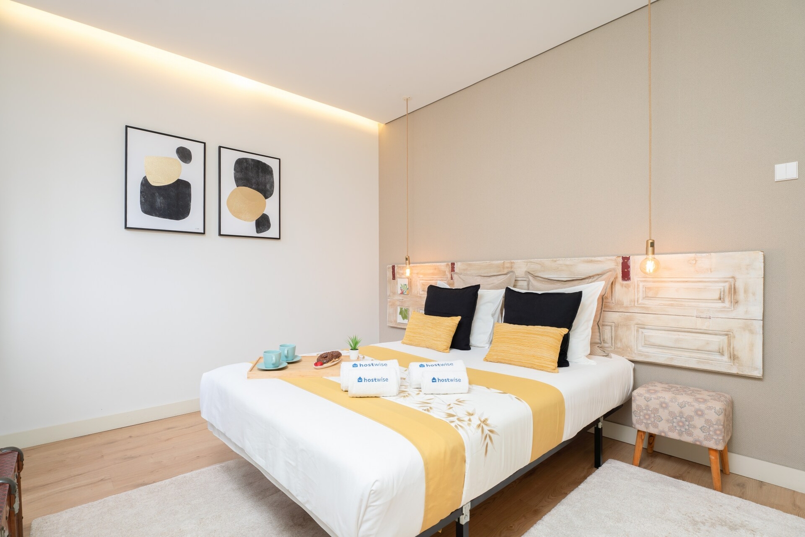 Colorful Bright Flats w/ Balcony by HostWise 8 Host Wise Booking