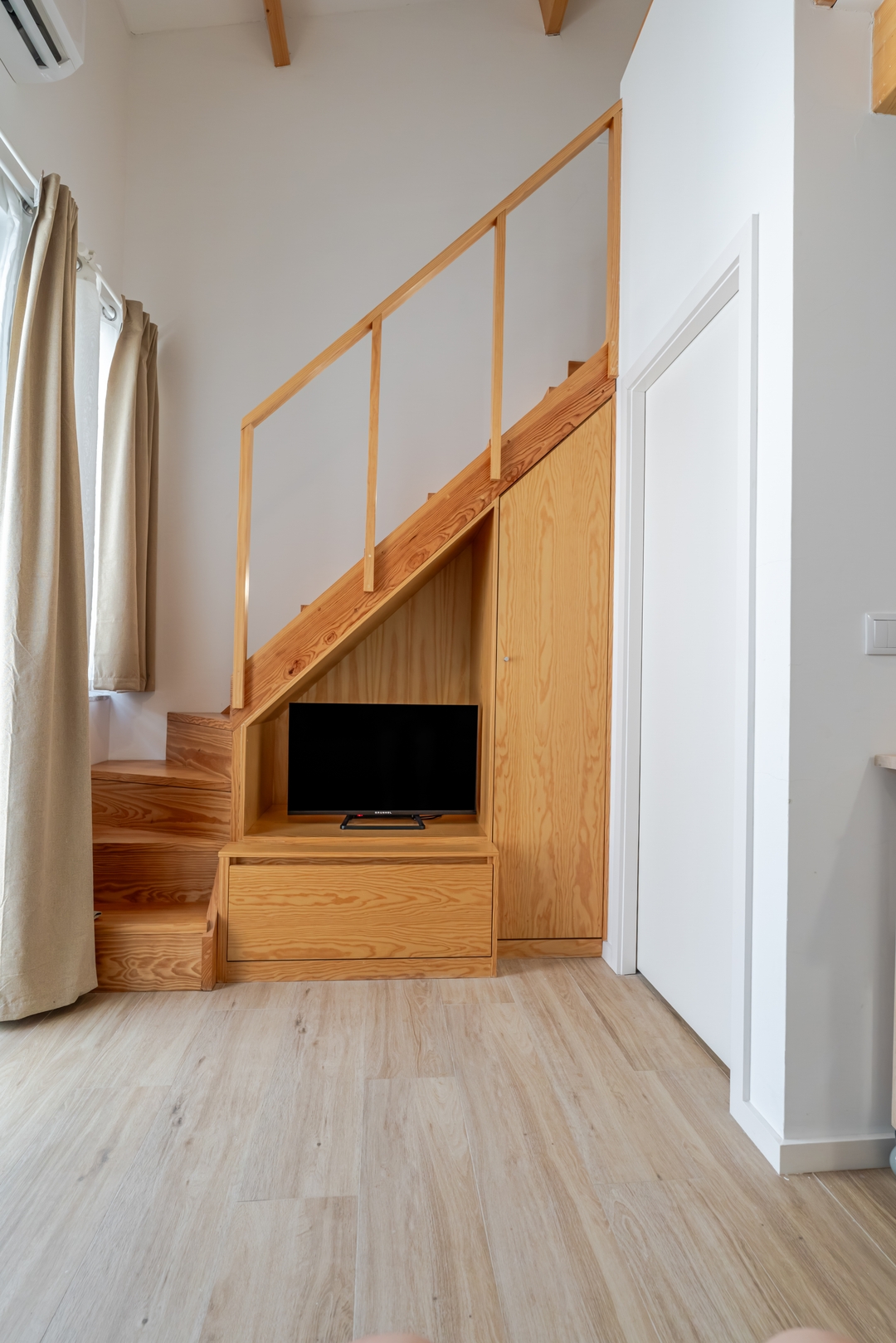 Cozy T1 Flats with Courtyard BBQ by HostWise 51 Host Wise Booking