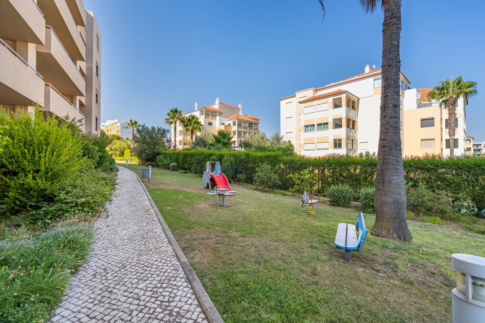 Spacious & Sunny Apartment with Pool by HostWise 21 Host Wise Booking