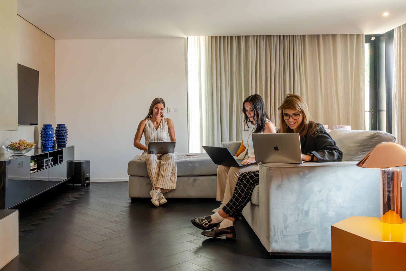 HostWise - Modern Comfort & Shared Pool in Paredes 25 Host Wise Booking