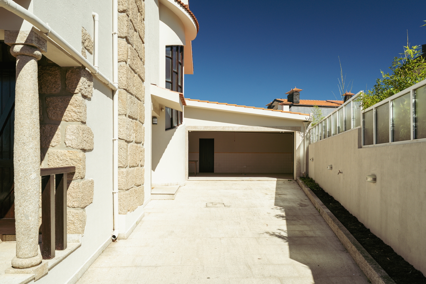 Beach Villa with Jacuzzi & Garage by HostWise 30 Host Wise Booking