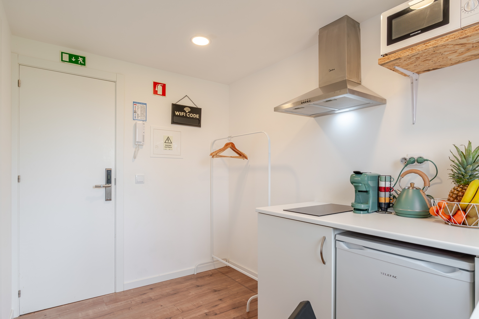 HostWise - Bright & Cozy Studio 3 Host Wise Booking