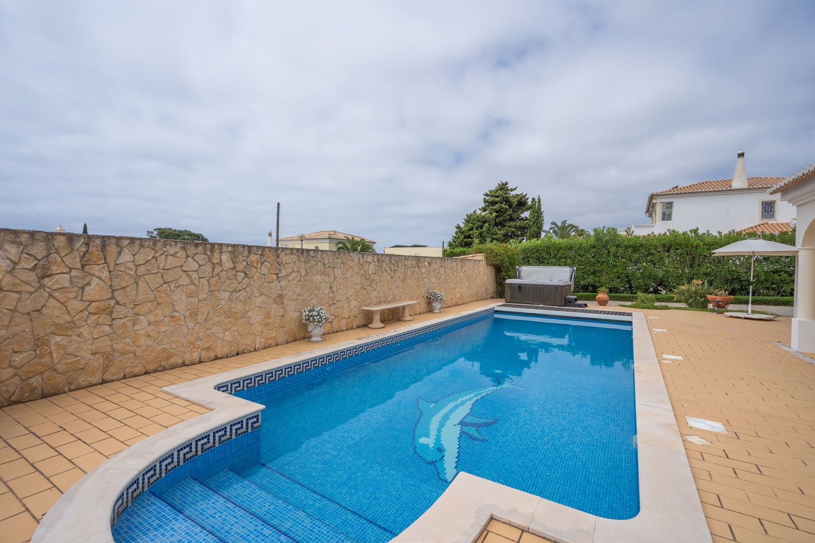 Host Wise - Luxurious Pool & Jacuzzi Hideaway 39 Host Wise Booking