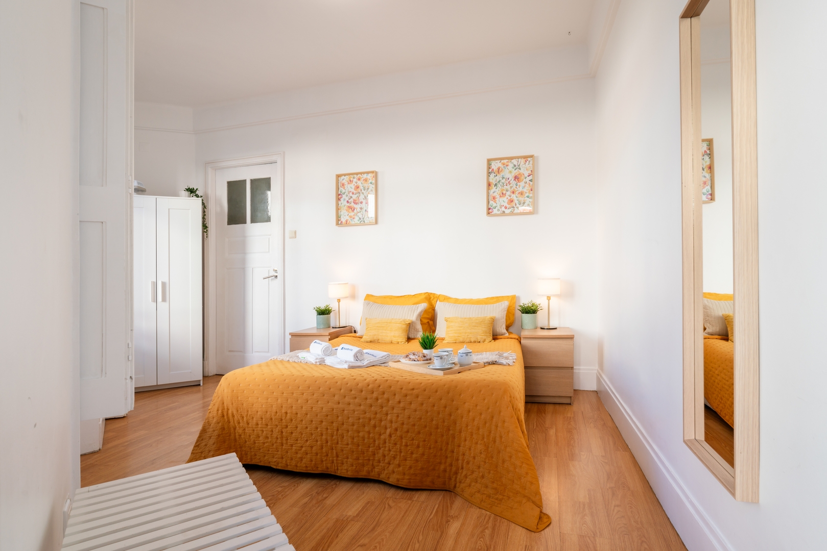 Host Wise - Roomy Restful Apartment w/ Balcony 10 Host Wise Booking