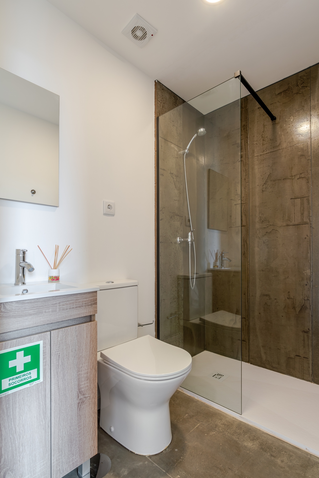 HostWise - Airy & Bright Studio 19 Host Wise Booking