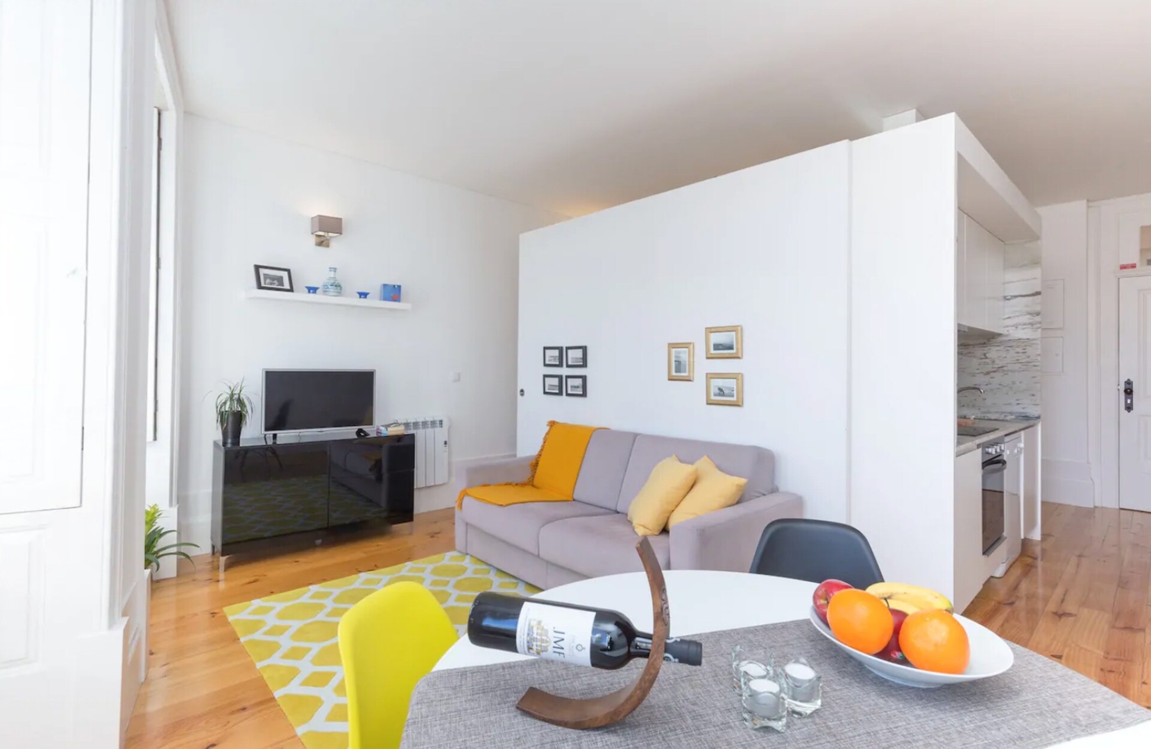 Central Sunny Flat - Prime Location by HostWise 9 Host Wise Booking