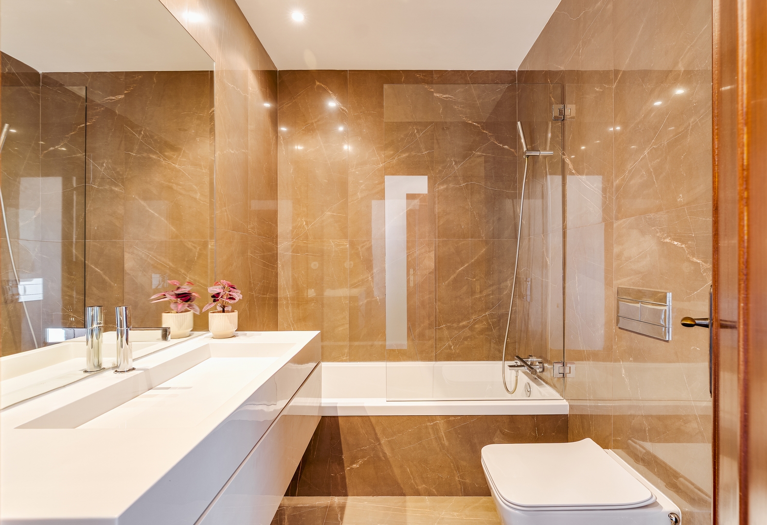 Beach Villa with Jacuzzi & Garage by HostWise 55 Host Wise Booking