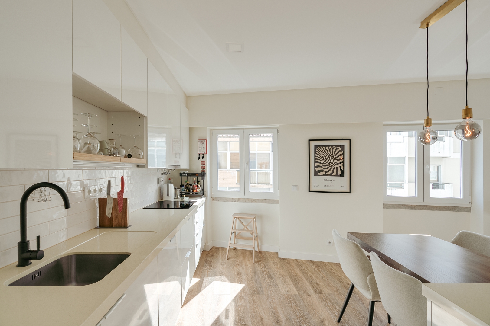 HostWise – Flat w/ Balcony & Workspace 19 Host Wise Booking