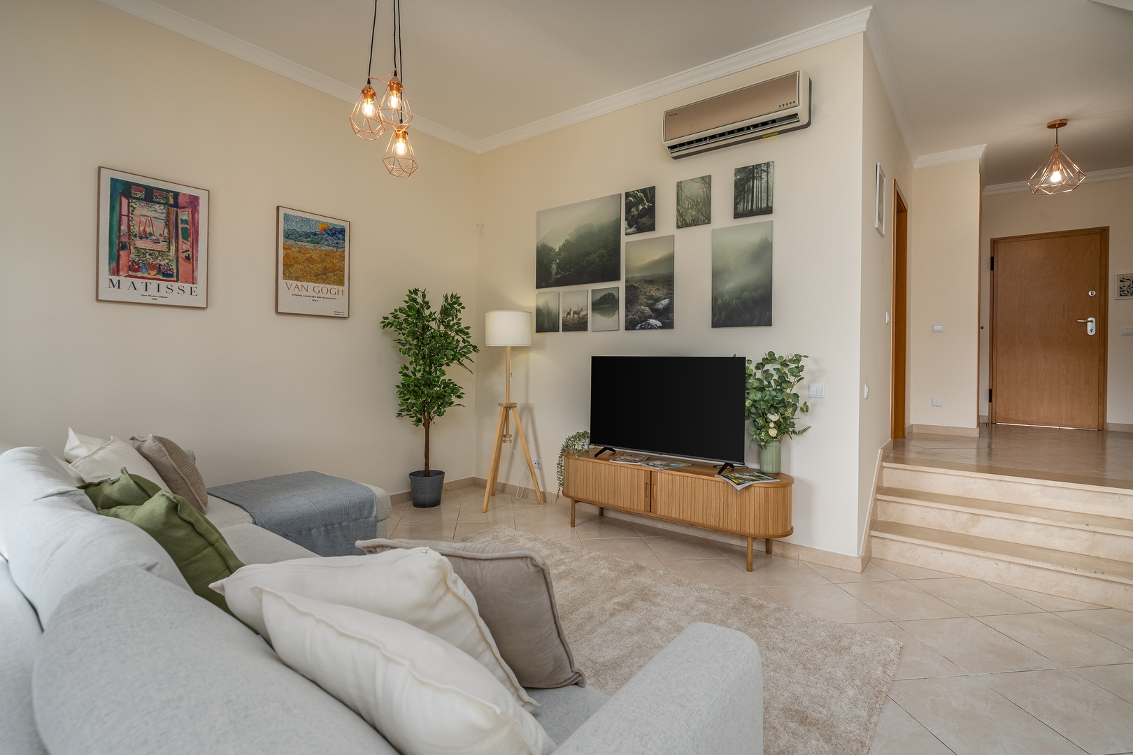 Sunny House with Jacuzzi and Pool by HostWise 28 Host Wise Booking