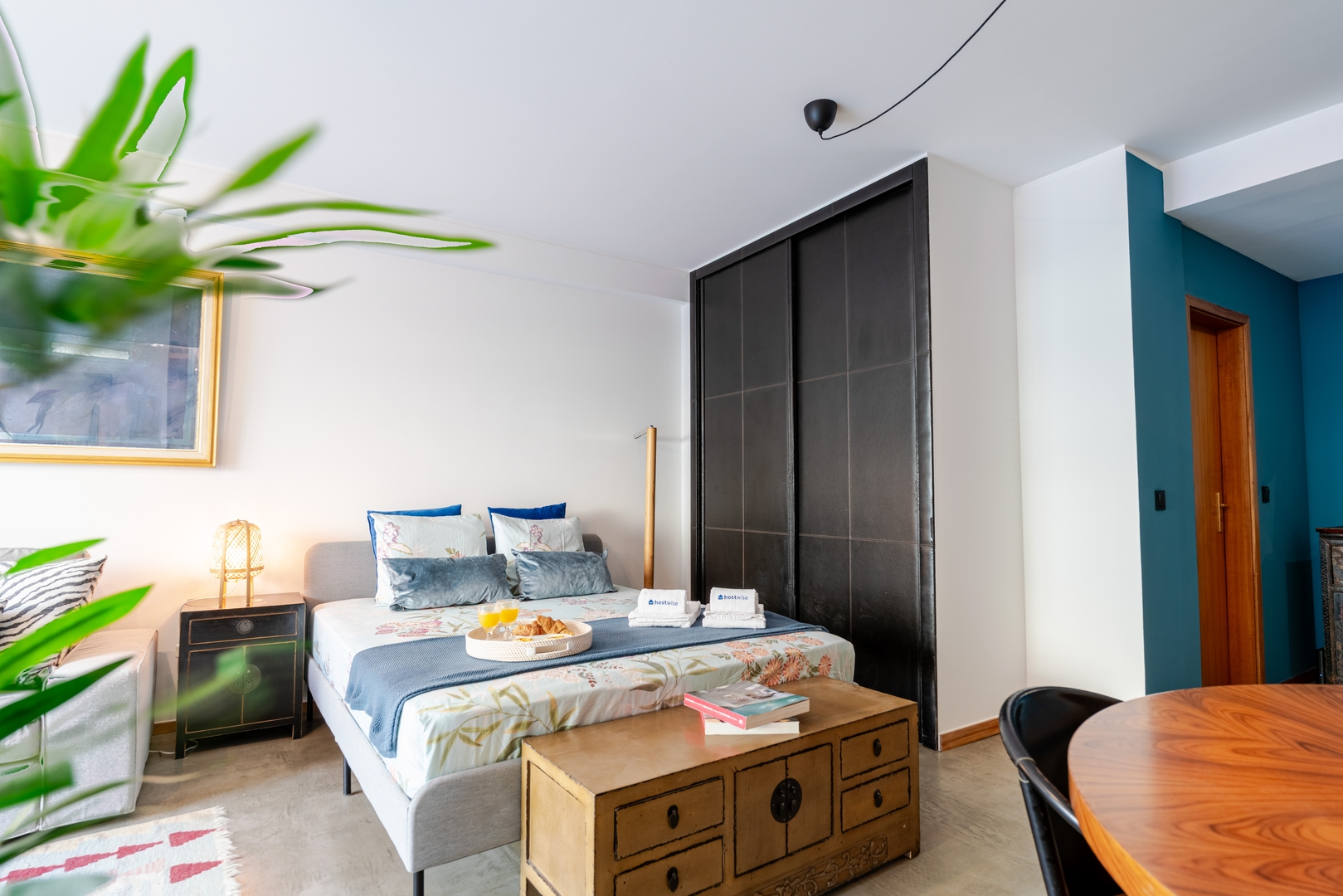 HostWise – Modern Flat w/ Terrace | Near the Beach 9 Host Wise Booking