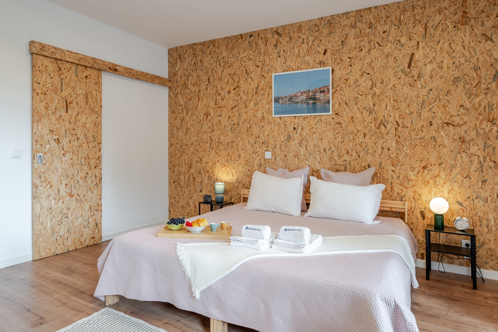 HostWise - Charming Urban Flat with a Terrace 5 Host Wise Booking