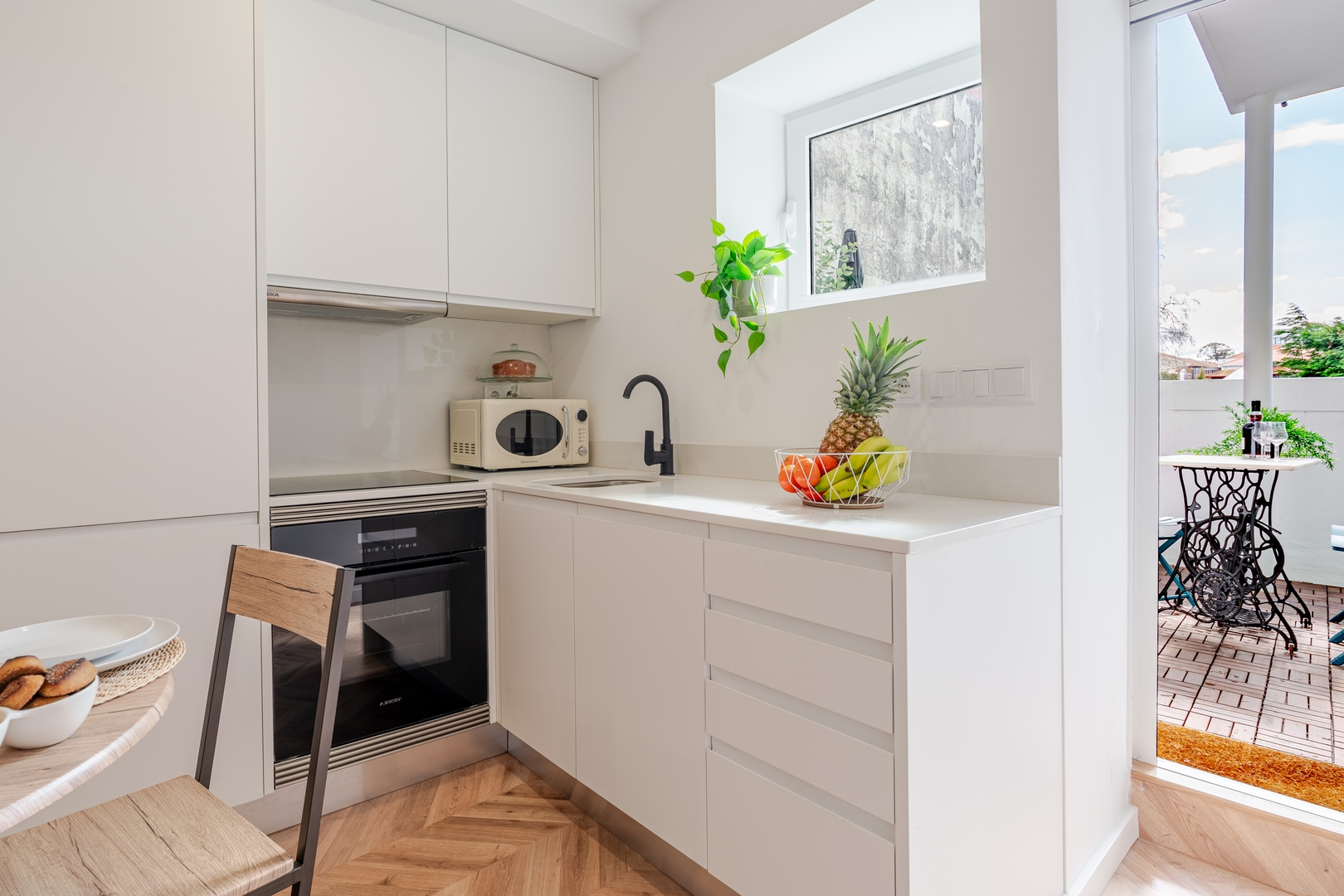 HostWise - Stylish Studio w/ Charming Terrace 16 Host Wise Booking