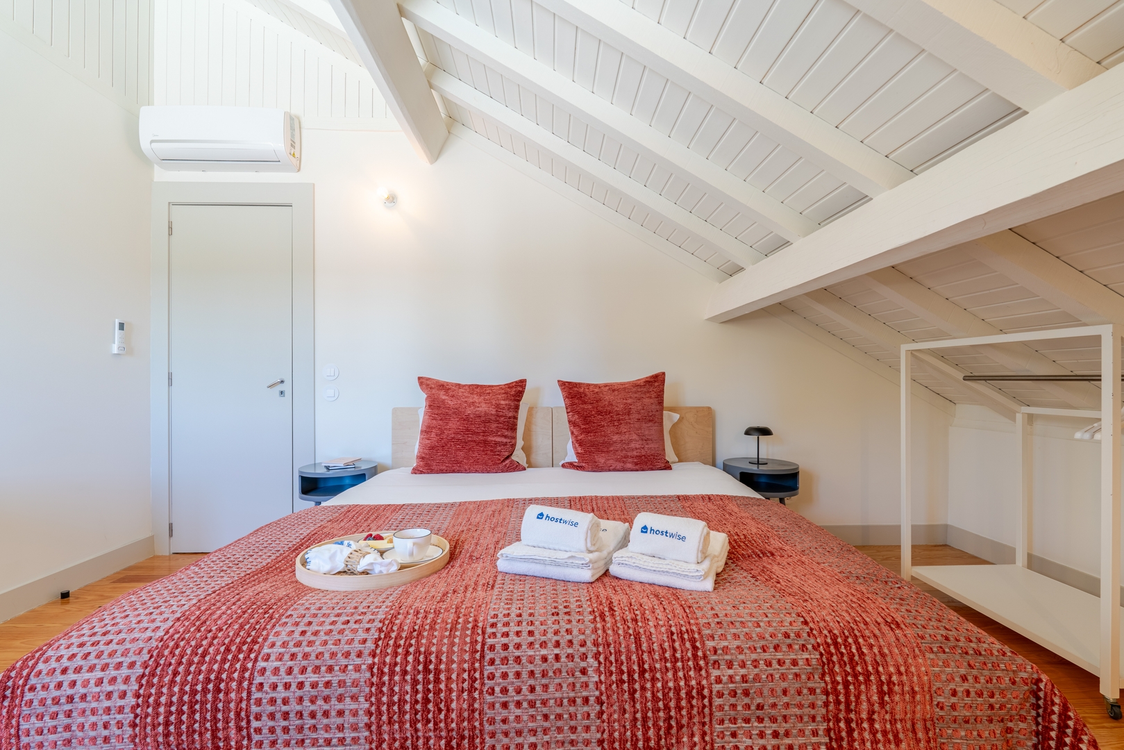 Studios & Spacious T4 with Garden by HostWise 58 Host Wise Booking