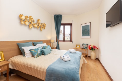 Deluxe Bright Flat w/ Netflix by HostWise Host Wise Booking