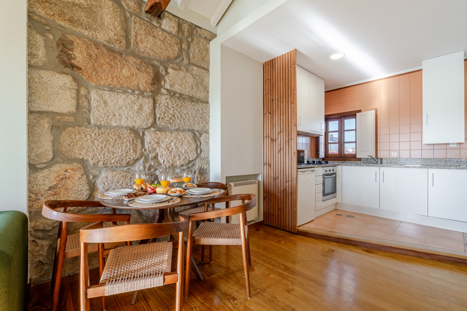 Twin Picaria Balcony Suites by HostWise 58 Host Wise Booking