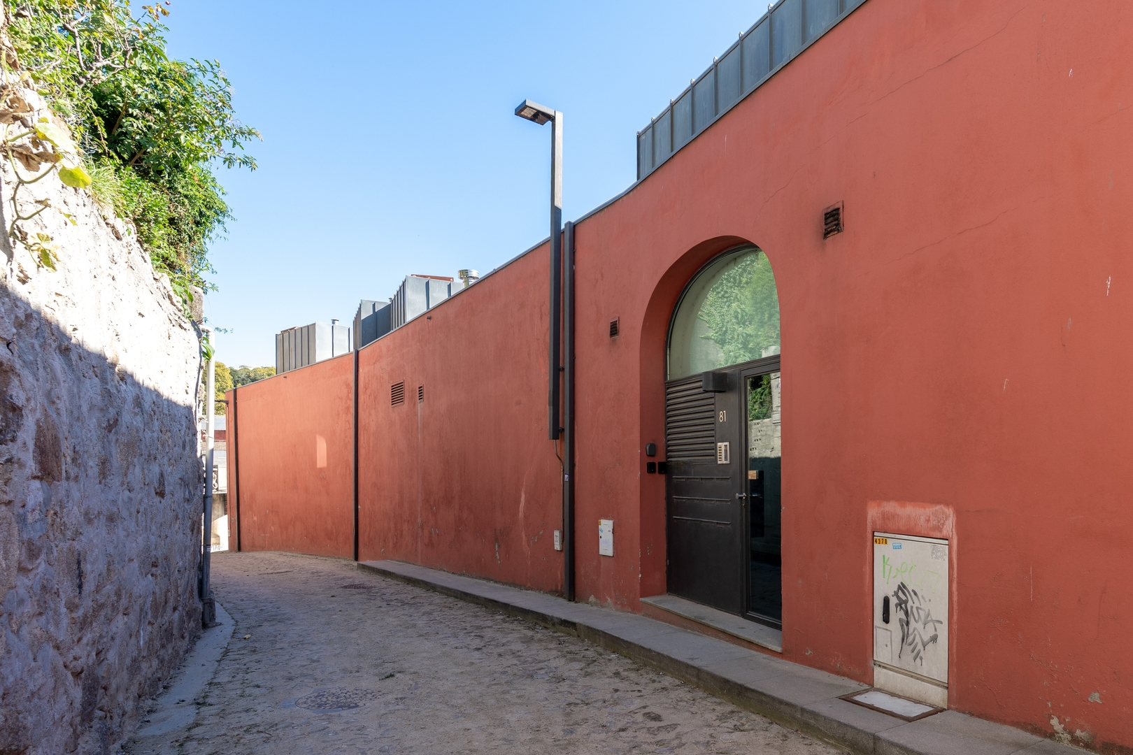 Stylish Open-Plan Flat with Swimming Pool by HostWise 47 Host Wise Booking