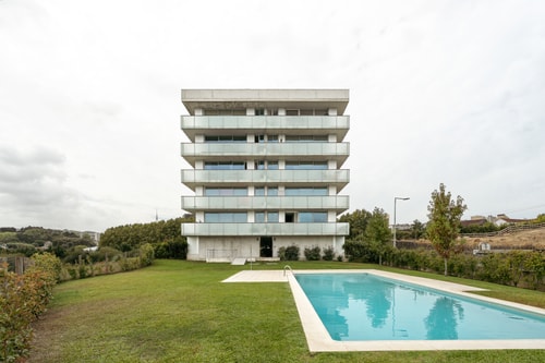 Premium Flat w/ Balcony, Pool & Garage by HostWise Host Wise Booking