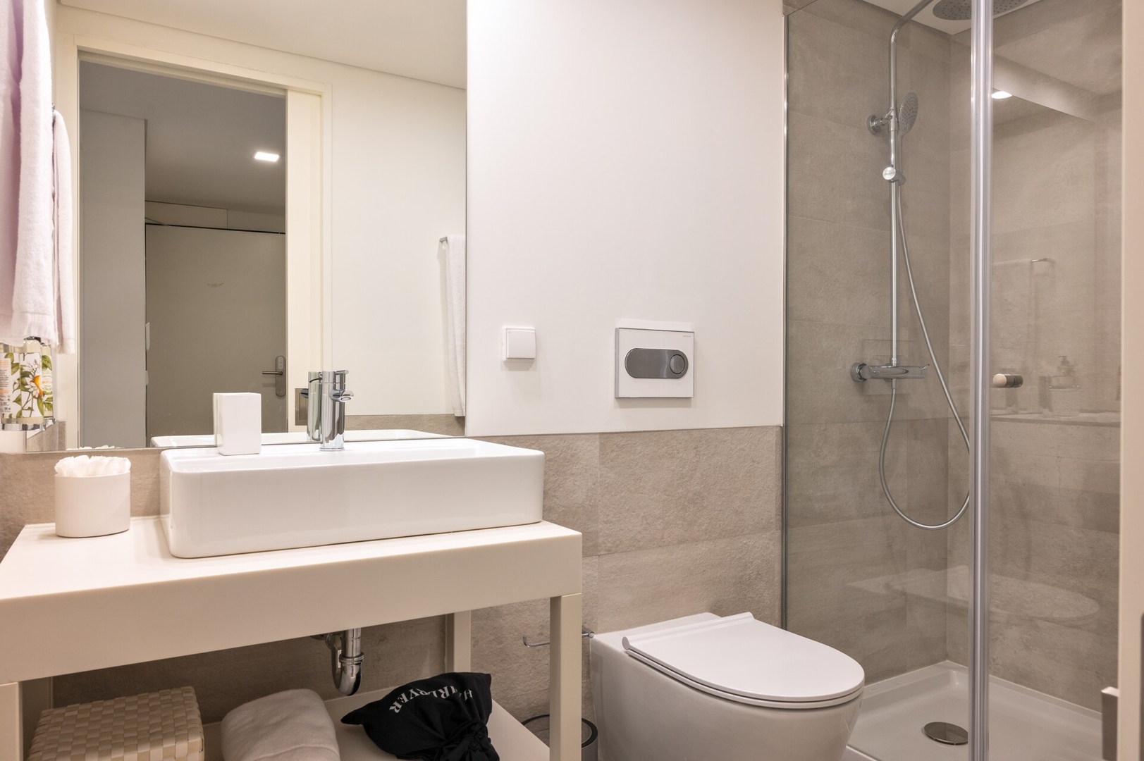 Host Wise - Fervença Boutique Palace 6 2 Host Wise Booking