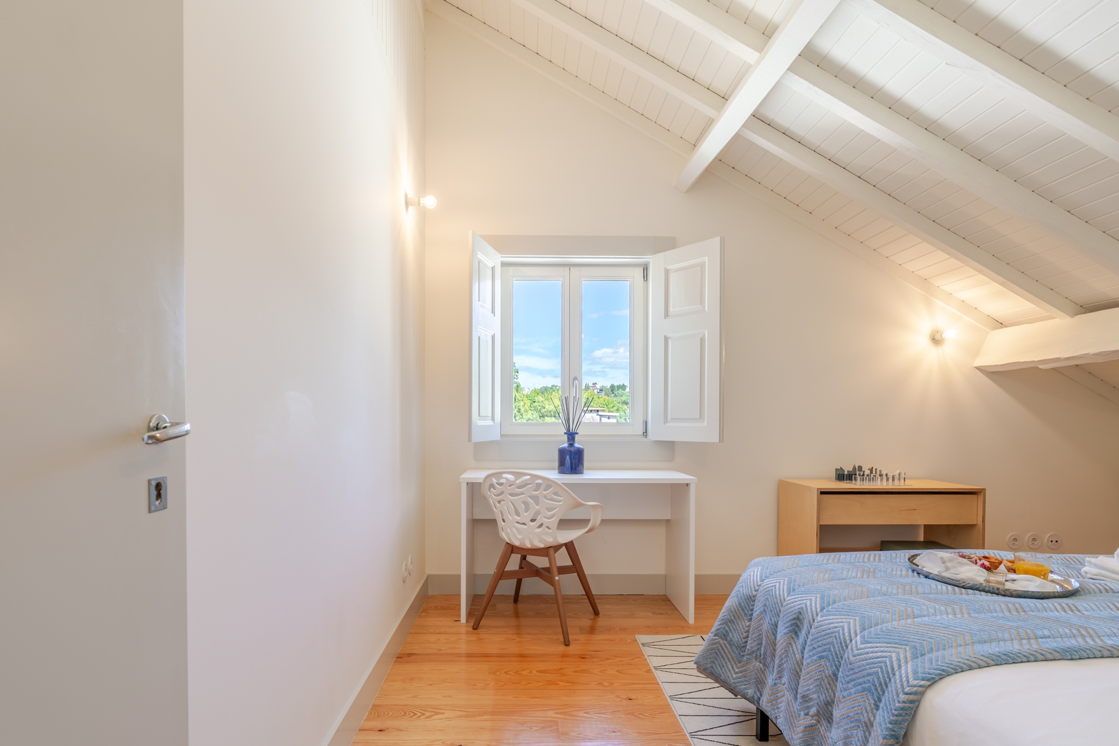 Studios & Spacious T4 with Garden by HostWise 65 Host Wise Booking