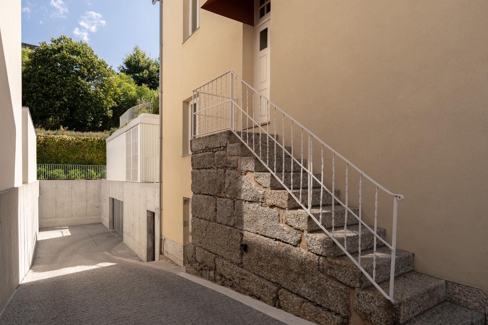 Studios & Spacious T4 with Garden by HostWise 102 Host Wise Booking