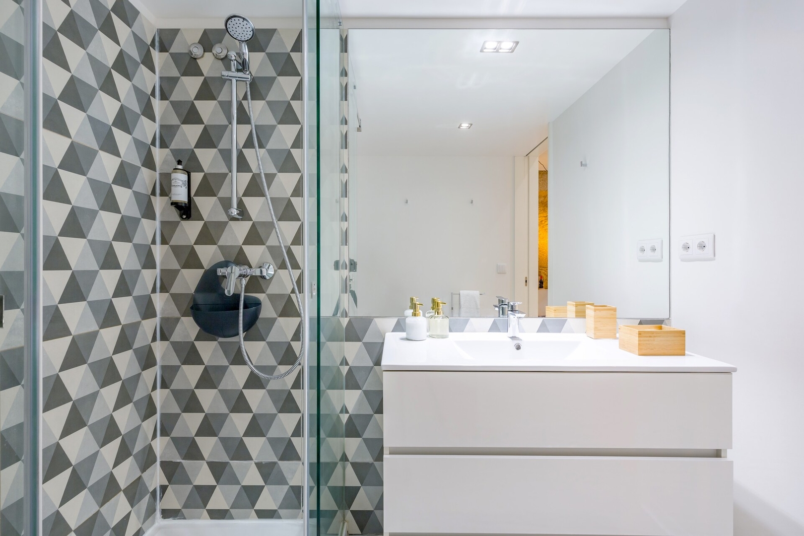 Stone & Light Apartment by Host Wise 17 Host Wise Booking