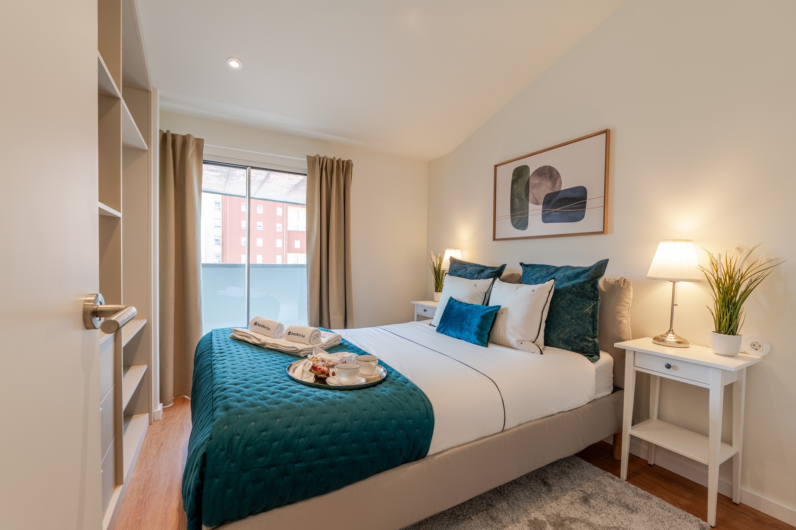 Modern 4-Apt Retreat for 14, Porto by HostWise 71 Host Wise Booking