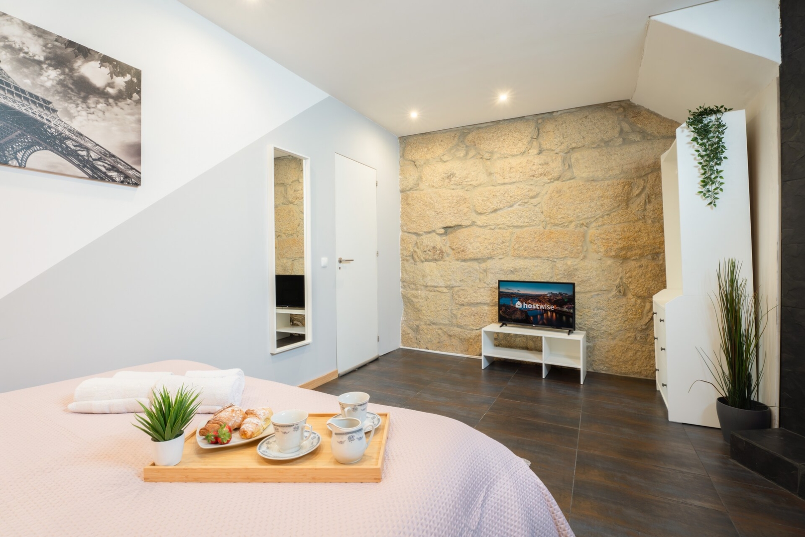 Host Wise - Charming Spacious Duplex House 12 Host Wise Booking