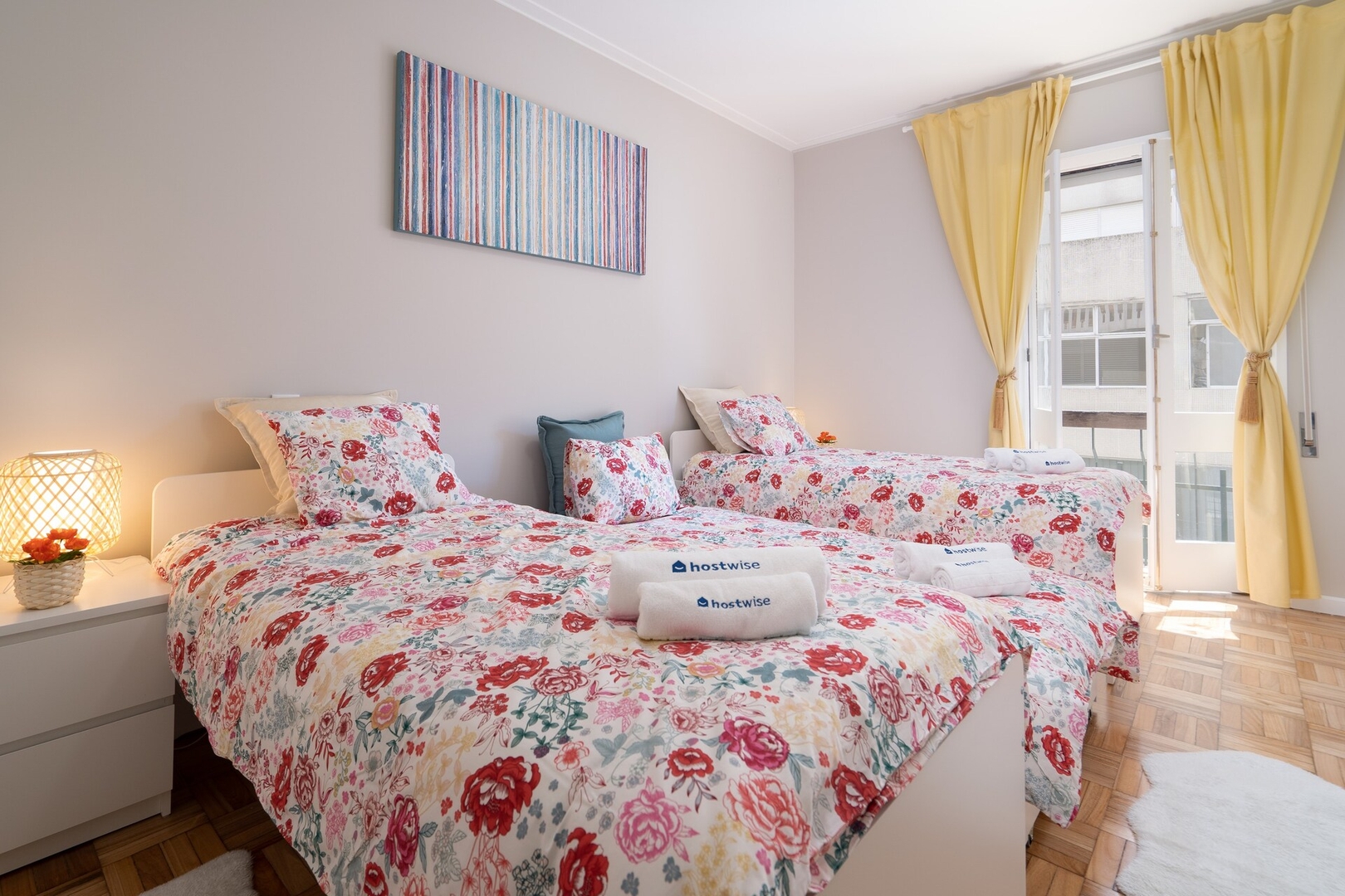 HostWise - Deluxe Bright Flat w/ Netflix 31 Host Wise Booking