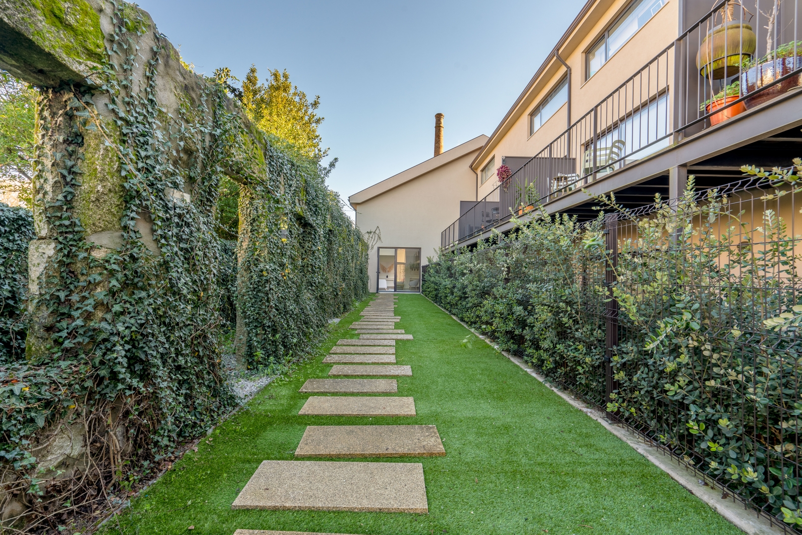 Bright Studios with Patios in Porto by HostWise 49 Host Wise Booking